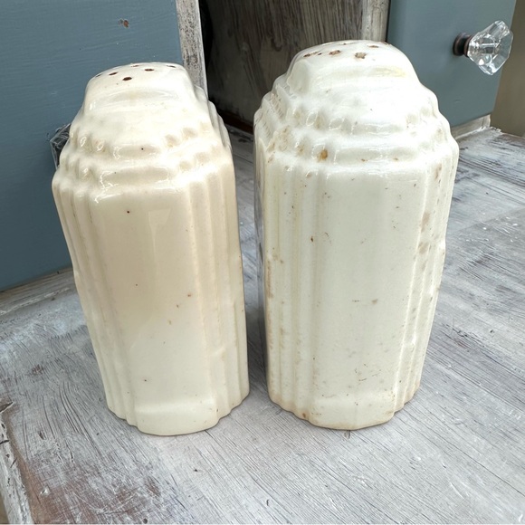 Vintage Needlepoint Design Salt & Pepper Shakers - Picture 4 of 10